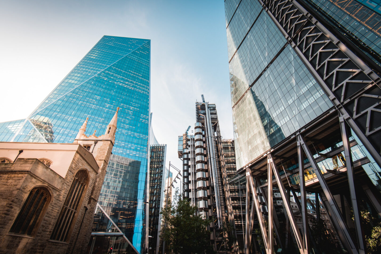 from-left-to-right-st-andrew-undershaft-church-the-scalpel-lloyds-of-london-leadenhall-building